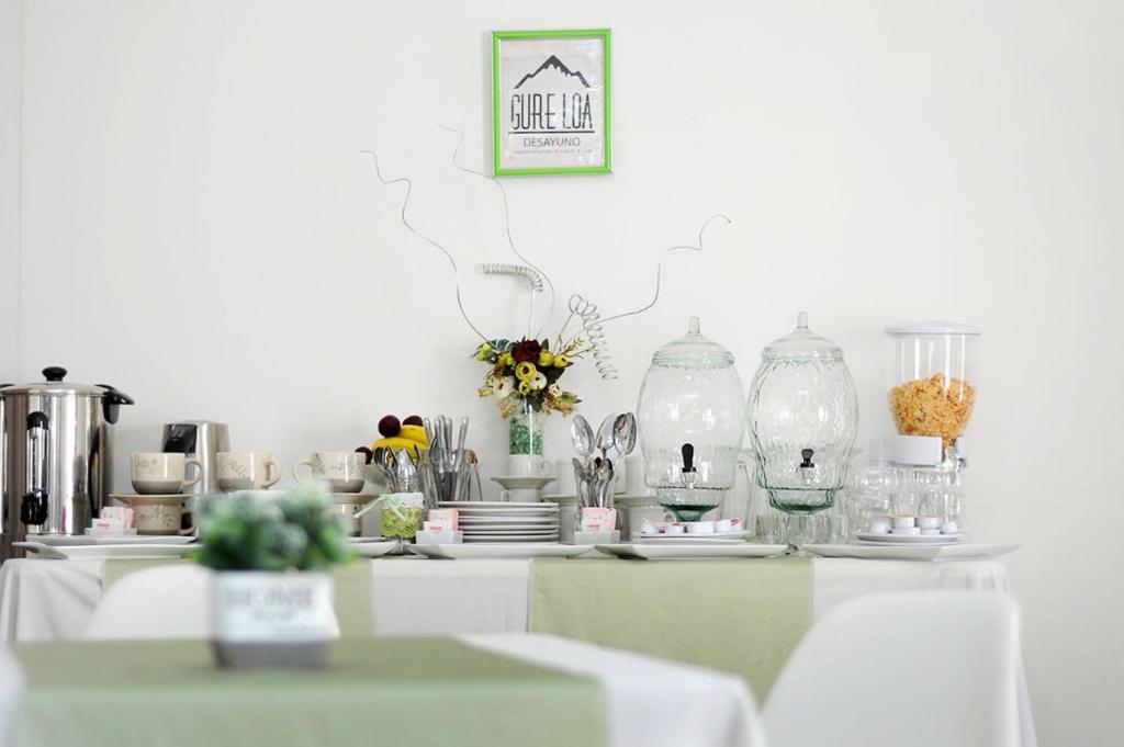 ミナ・クラベロ Gure Loa Urbano Bed & Breakfast エクステリア 写真
