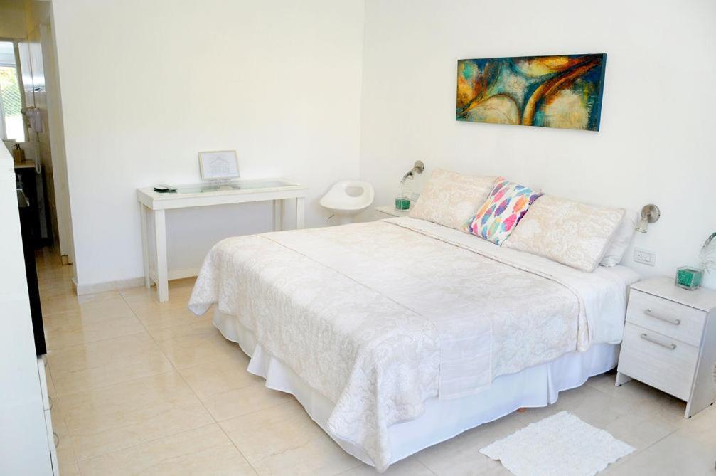 ミナ・クラベロ Gure Loa Urbano Bed & Breakfast エクステリア 写真