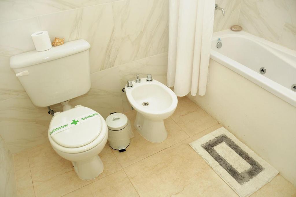 ミナ・クラベロ Gure Loa Urbano Bed & Breakfast エクステリア 写真